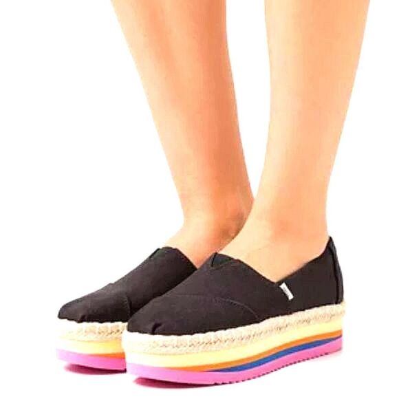 TOMS   - Picture 3 of 9